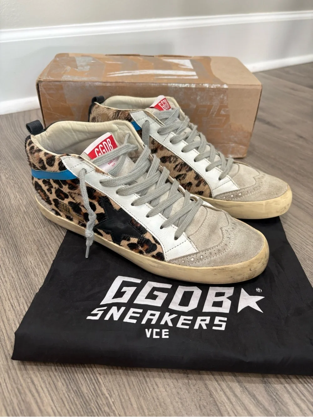 Golden Goose Mid Star Sneaker in Leopard Pony and Black